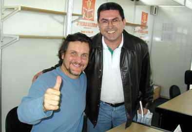 Henrique Chagas, da Verdes Trigos, com o escritor Antonio Calloni. O mais recente livro de Calloni  